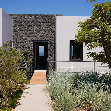 Willa Aernia & Art Akrotírion