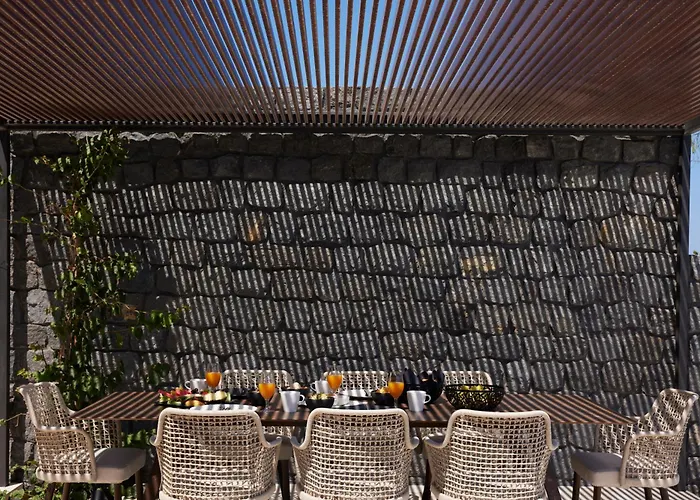 فيلة Aernia & Art Akrotírion