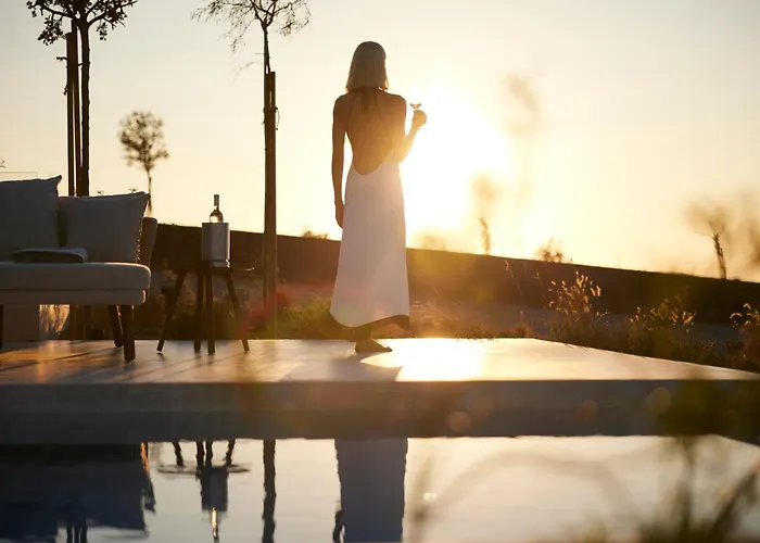 Aernia & Art فيلة Akrotírion