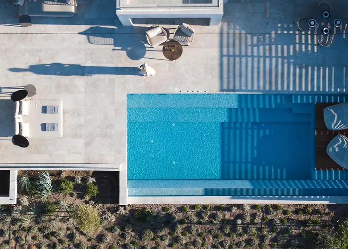 Aernia & Art فيلة