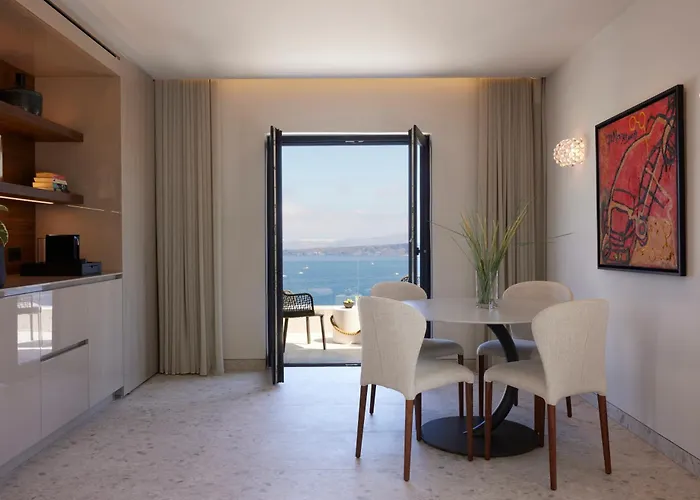 فيلة Aernia & Art Akrotírion