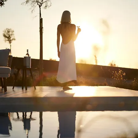 Aernia & Art فيلة Akrotírion